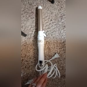 COPY - Beachwaver curling iron